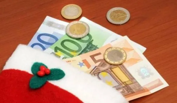 Δώρο Χριστουγέννων 2020: Σε τρεις ταχύτητες οι πληρωμές – Τι ισχύει για όσους είναι σε αναστολή