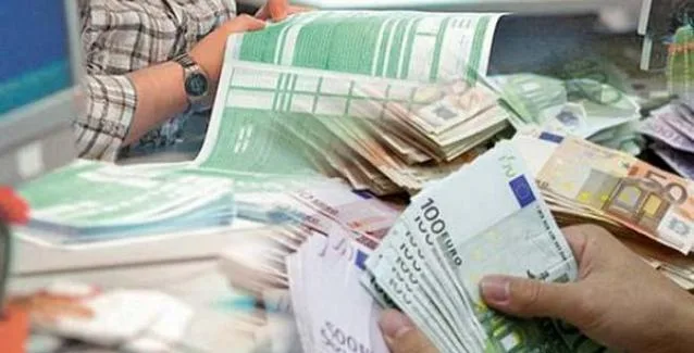 Οι δηλώσεις στην εφορία μέχρι τέλους του μήνα
