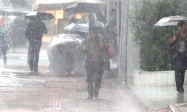Πολύ άστατος καιρός με ισχυρές βροχές τη Δευτέρα 18/4