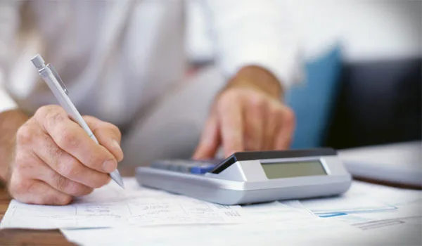 Εφορία: Τόκος για ολόκληρο το μήνα ακόμη και για μια ημέρα καθυστέρηση