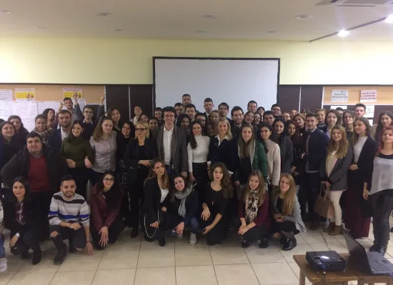 «Νεολαία ’17-’27: Πλαίσιο Στρατηγικής και Δράσεων για την ενδυνάμωση των Νέων» – Η 1η Περιφερειακή Διαβούλευση στην Κομοτηνή