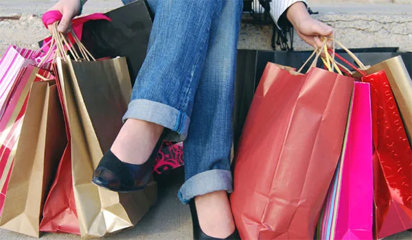 Το 62% των Ελλήνων έχει λιγότερα χρήματα να ξοδέψει το 2017