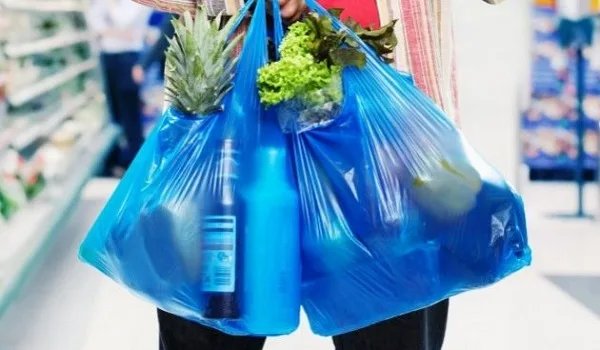 Πλαστική σακούλα: Το «κόλπο» που εφάρμοσαν αρκετοί για να μην πληρώσουν