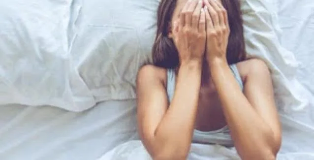 Τι μπορεί να συμβεί στο πρόσωπό σου όταν δεν πλένεις το μαξιλάρι σου!