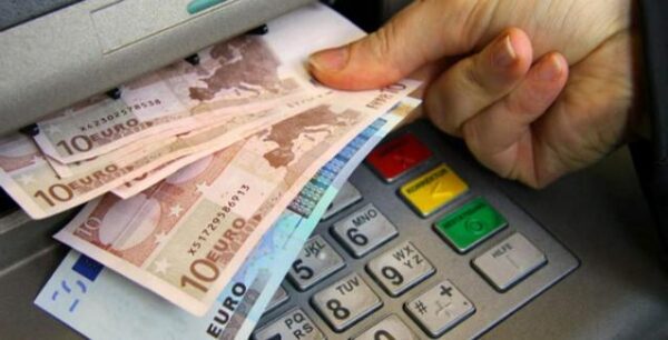 Αυξάνονται οι ασφαλιστικές εισφορές 2018: Τι θα πληρώσουν επαγγελματίες, αγρότες και επιστήμονες