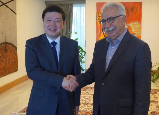 Συνάντηση του Κώστα Γαβρόγλου με τον πρέσβη της Κίνας στην Ελλάδα