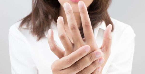 Μην αγνοείτε το μούδιασμα στα άκρα σας