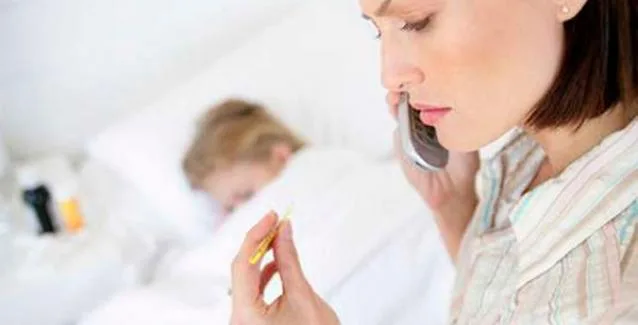 Πώς να αντιμετωπίσετε πυρετό και κρυολόγημα χωρίς φάρμακα