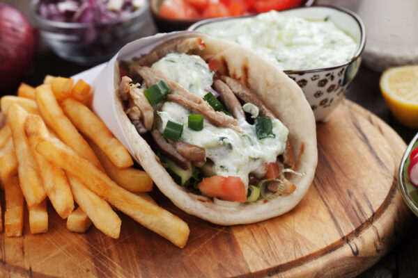 Γεωργιάδης: Έρχονται πρόστιμα για τις αυξήσεις στο σουβλάκι