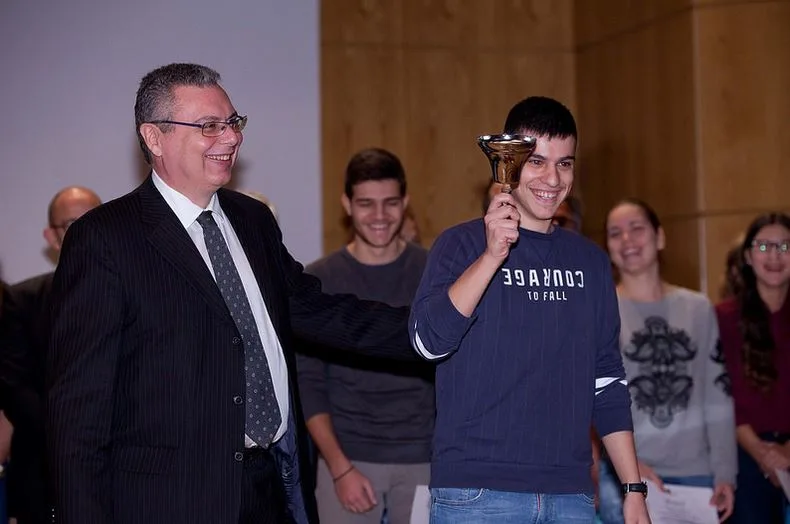 Βράβευση της Ολυμπιακής Ομάδας Ρομποτικής και απονομή πτυχίων στους απόφοιτους της Ακαδημίας Ρομποτικής