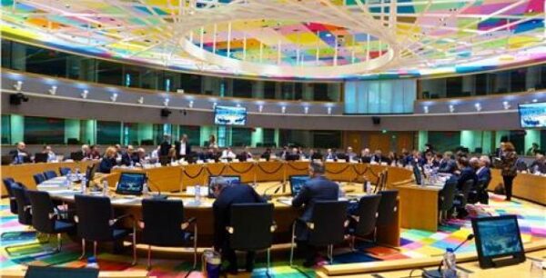 Μετά τα μέσα Μαρτίου η εκταμίευση της δόσης λέει ο Ρέγκλινγκ – «Παγώνει» λόγω πλειστηριασμών και Ελληνικού