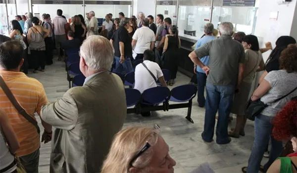 Νέα λουκέτα και συγχωνεύσεις σε εφορίες