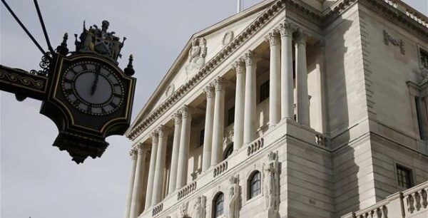 Τον Μάιο η αύξηση των επιτοκίων από την Τράπεζα της Αγγλίας