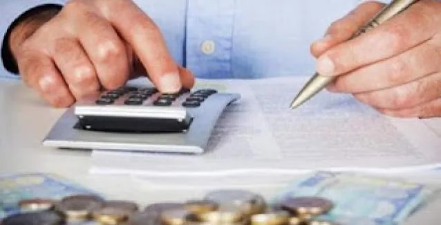 Έρχεται ρύθμιση για οφειλές προς Εφορία και Ταμεία κάτω των 20.000 ευρώ