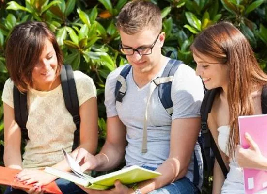 Πώς θα λειτουργεί η αποστολή e-mail στους γονείς για τις απουσίες των μαθητών