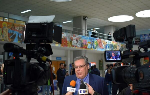 Κίνητρα και ερεθίσματα από το Πανεπιστήμιο Μακεδονίας για να γίνει η αφίσα παρελθόν