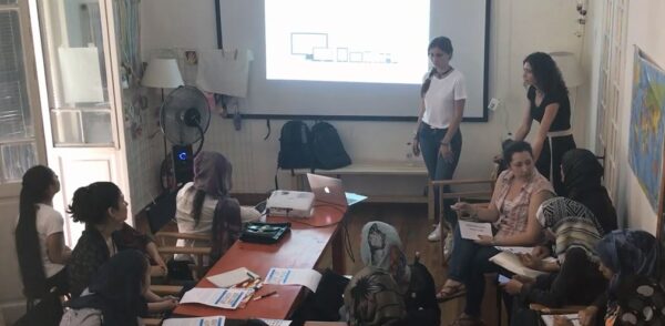 Μαθήτρια δημιούργησε ηλεκτρονική πλατφόρμα για τη διευκόλυνση της εκπαίδευσης των προσφυγόπουλων