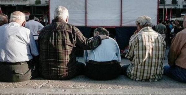 Σε εκκρεμότητα 220.000 συντάξεις και εφάπαξ