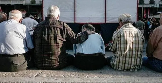 Σε εκκρεμότητα 220.000 συντάξεις και εφάπαξ