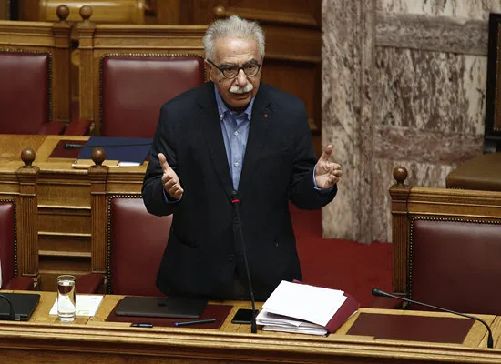 Ο Υπουργός Παιδείας για τα προβλήματα χιλιάδων συμβασιούχων αναπληρωτών και ωρομισθίων