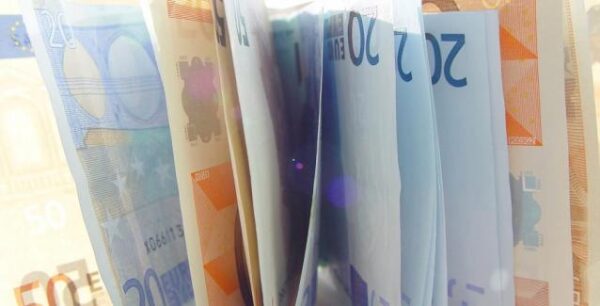 Στα 3,390 δισ. ευρώ οι ληξιπρόθεσμες οφειλές Δημοσίου