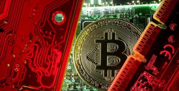 Άλμα του Bitcoin πυροδοτεί η βουτιά των μετοχών