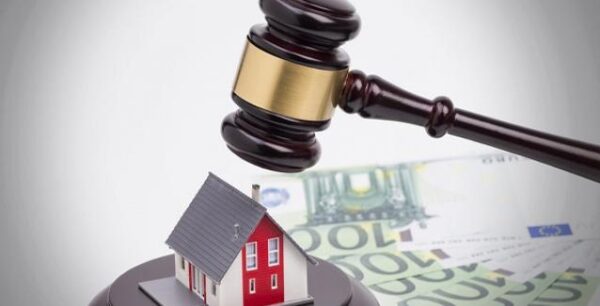 Δέκα πλειστηριασμοί ακινήτων για οφειλές στο Δημόσιο