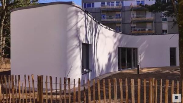 Στη Γαλλία βγήκε η πρώτη κατοικία από ρομποτικό τρισδιάστατο εκτυπωτή