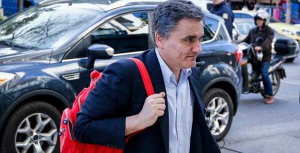 1.7εκ. κατασχέσεις τραπεζικών λογαριασμών το 2017