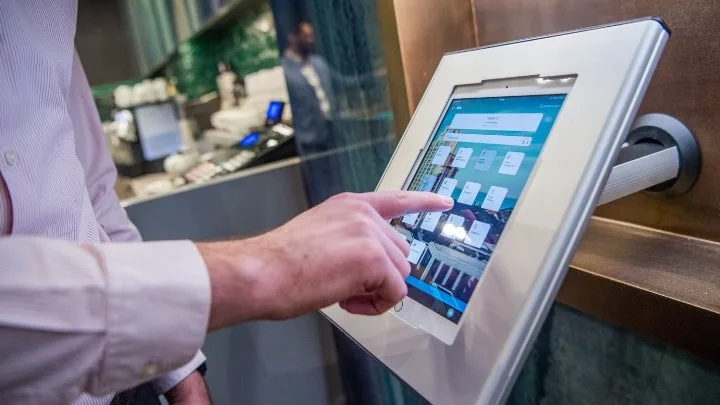 Χειρόγραφο ή τάμπλετ; Τί βοηθάει στην ανάπτυξη των παιδιών;