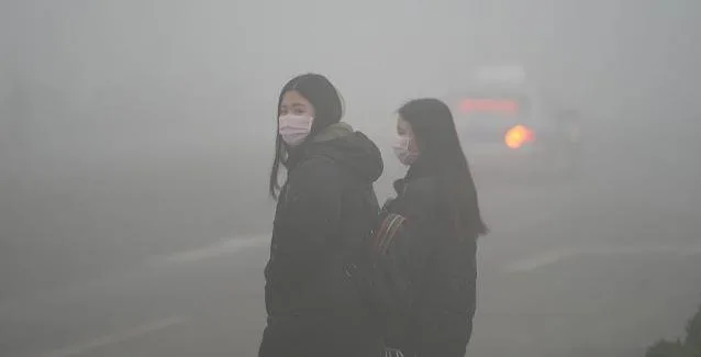 ΠΟΥ: Μολυσμένο αέρα αναπνέει το 90% του πληθυσμού της Γης