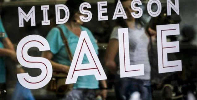 Ανοιχτά την Κυριακή τα καταστήματα- Mέχρι πότε διαρκούν οι ενδιάμεσες εκπτώσεις