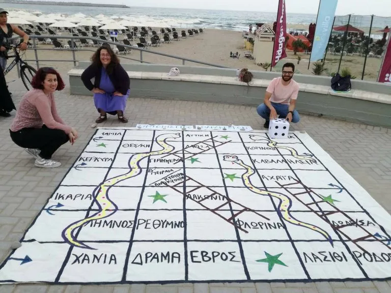 Φιδάκι: Το “παιχνίδι” της ζωής των αναπληρωτών