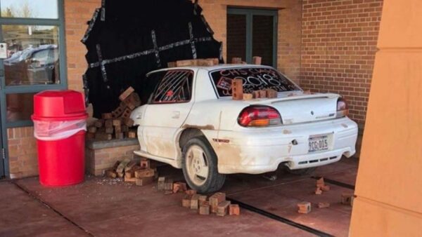 Η καλύτερη φάρσα τελειοφοίτων