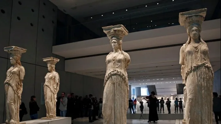 Κάρτα ελεύθερης εισόδου εκπαιδευτικών σε κρατικά μουσεία και αρχαιολογικούς χώρους τριετούς διάρκειας με δικαίωμα ανανέωσης