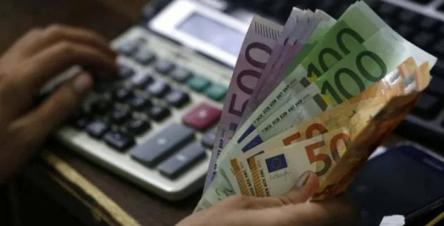 Πολυνομοσχέδιο: Φορολογικές διατάξεις που ευνοούν περιστασιακά απασχολούμενους και νέους επαγγελματίες