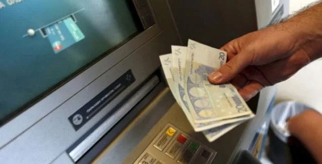 Τέλος τα μετρητά – Συναλλαγές πάνω από 200 ευρώ μόνο με κάρτα