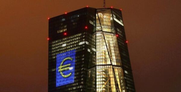 Τι αλλάζει στην νομισματική πολιτική της ΕΚΤ και γιατί