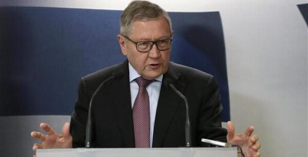 Ρέγκλινγκ: Θα ήταν καλύτερα αν οι αποφάσεις για την Ελλάδα λαμβάνονταν γρηγορότερα