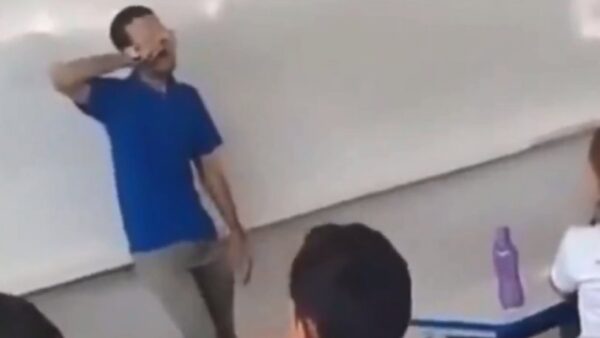 Μαθητές έδωσαν το πιο όμορφο δώρο στον άστεγο και απλήρωτο δάσκαλό τους