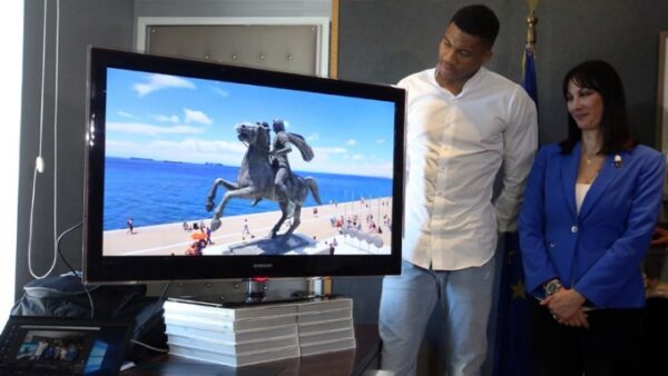 «Τρίποντο» Αντετοκούμπο: «Είμαι υπερήφανος για την χώρα μου»