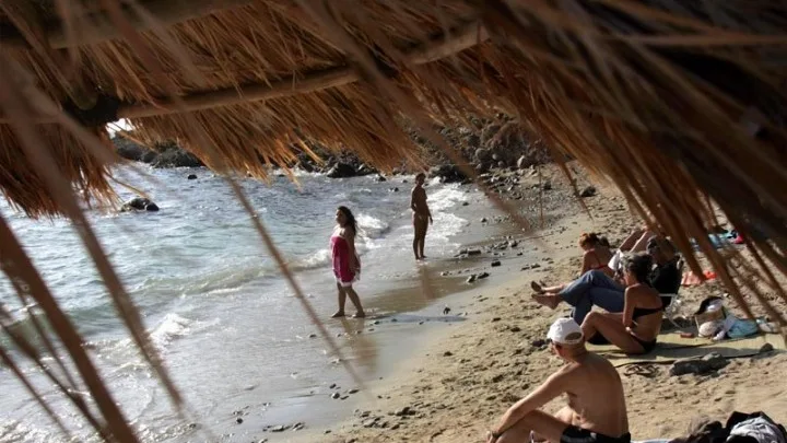 Πρωτοβουλία Ελληνοαμερικανών μαθητών για τον καθαρισμό των ακτών της Σαρωνίδας