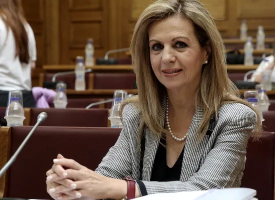 Τζούφη: Έγιναν 10.000 προσλήψεις για την περίοδο 2017-2018