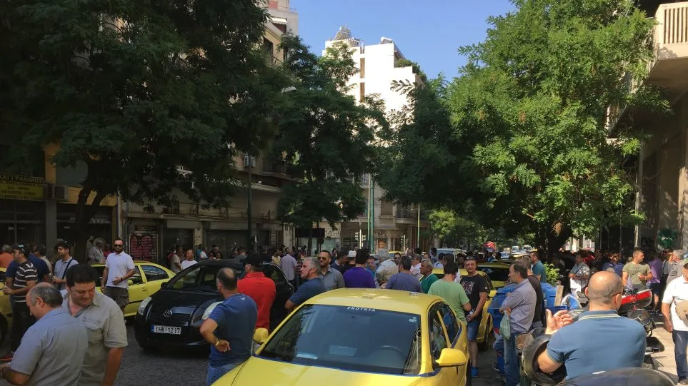 Χωρίς ταξί και την Πέμπτη η Αθήνα