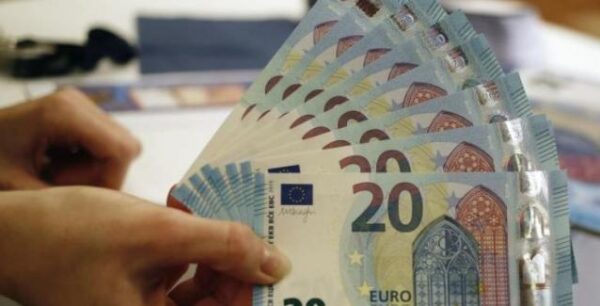 Υπό έλεγχο οι μεταφορές ποσών άνω των 1.000 ευρώ μέσω τραπεζών