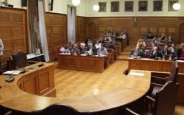 Βουλή – ΟΙΕΛΕ: “Καθυστερήσεις από ιδιοκτήτες νηπιαγωγείων για να μην εφαρμοστεί ο νόμος”