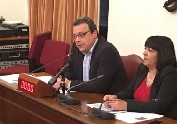 Φάμελλος: «Θα αποκαταστήσουμε άμεσα τον δημόσιο χαρακτήρα του αιγιαλού»