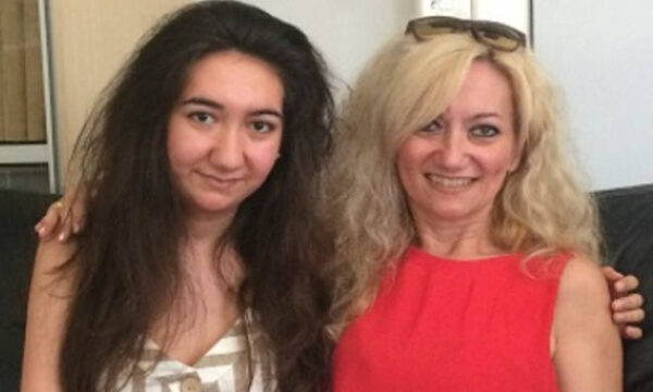 Μητέρα έδωσε Πανελλήνιες μαζί με την κόρη της!