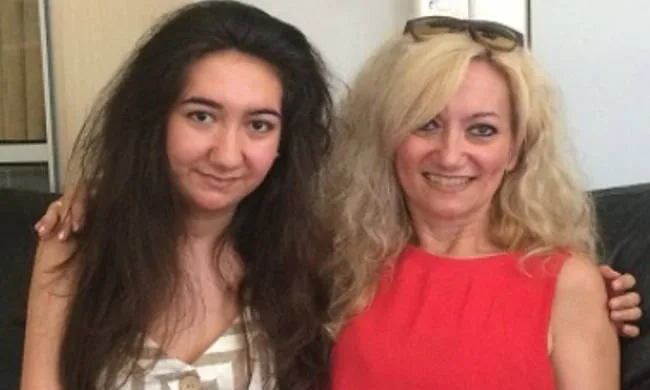 Μητέρα έδωσε Πανελλήνιες μαζί με την κόρη της!