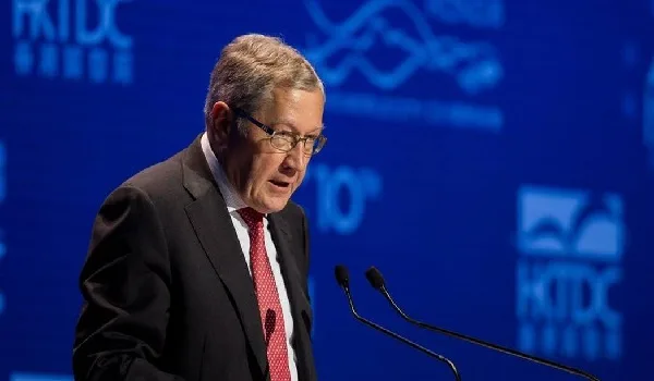 Ρέγκλινγκ: Αναστολή μέτρων για το χρέος εάν η Ελλάδα υπαναχωρήσει στις μεταρρυθμίσεις